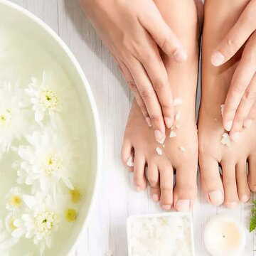 Cracked heels in winter? Follow these easy foot-care tips at home