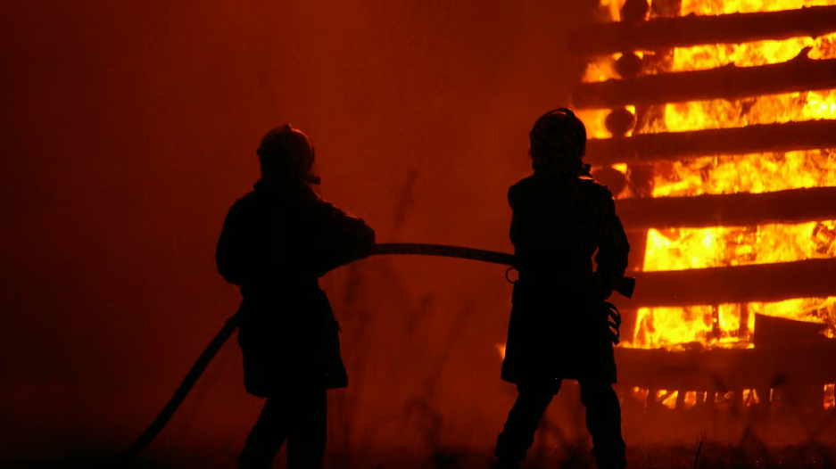 Massive fire breaks out at Amherst Street printing press, 4 fire engines rushed to the spot