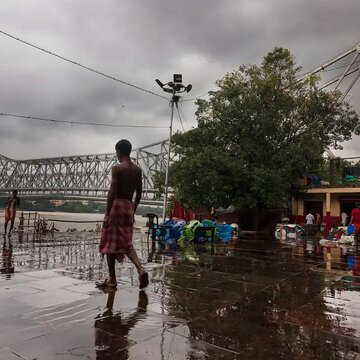 Kolkata likely to see rain and thunderstorms today, IMD issues yellow alert for several districts