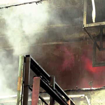 Massive fire breaks out in Delhi slum; large-scale rescue operation underway
