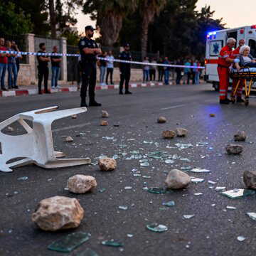 Delhi Bhajan was disrupted by stone pelting, leaving an elderly devotee gravely injured