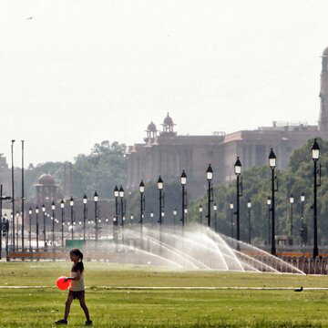 Delhi braces for extreme heat, temperature likely to touch 46°C this week