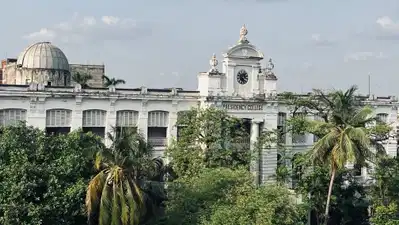 Campus residents chase away alleged flasher near Presidency University girls hostel