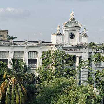 Campus residents chase away alleged flasher near Presidency University girls hostel
