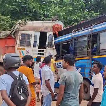 Truck and bus head-on collision in Odisha, claims 5 lives