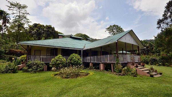 Did you know this British bungalow in Bengal offers tea garden views for just Rs 4,000?