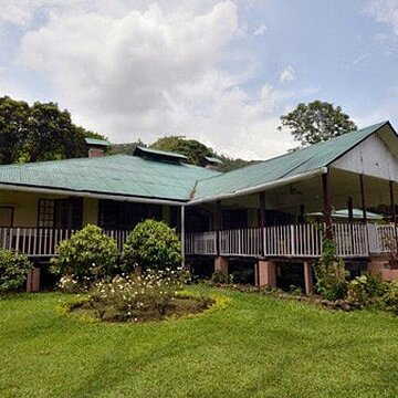 Did you know this British bungalow in Bengal offers tea garden views for just Rs 4,000?