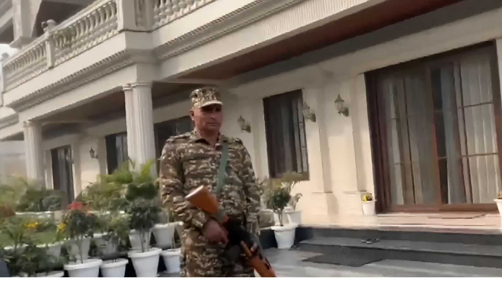‘Agle janam me mujhe constable hi banana prabhu?' EX Cop’s s lavish Lucknow mansion raises eyebrows amid ED raids | WATCH