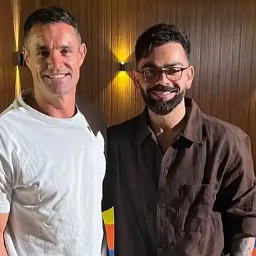 'GOAT meets GOAT': Kohli meets rugby king Dan Carter in Bengaluru, fans go wild