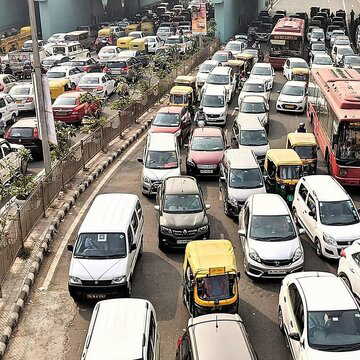 Siliguri police fine buses from other states to reduce traffic congestion