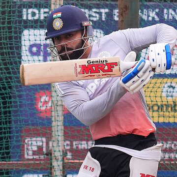 Viral video reveals Virat Kohli’s quick routine before stepping out to bat | WATCH