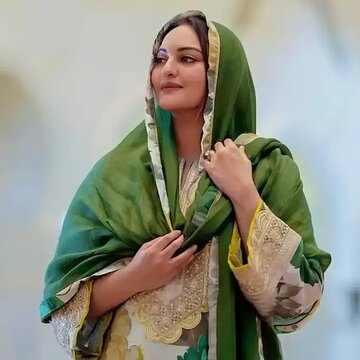 Did Sonakshi Sinha wear shoes inside mosque? Actor hits back at trolls over abu dhabi photos