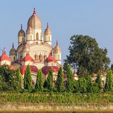 Long queues of devotees since early morning, mother bathing in tidal waters in Dakshineshwar