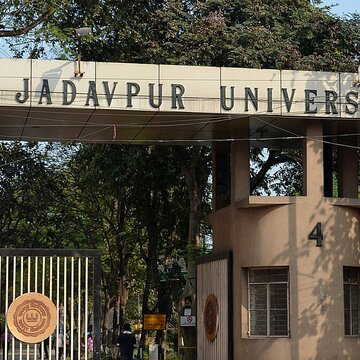 Students surround at Jadavpur authority, restore JELET problems