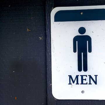 Smoking in toilet? China mall’s glass doors turn see-through in seconds