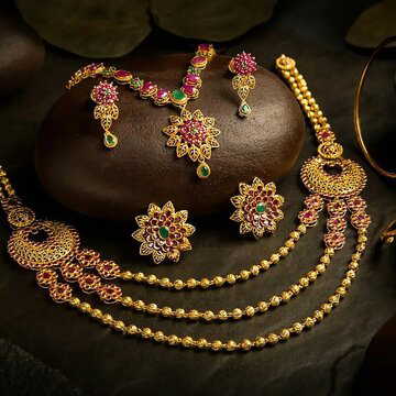 Big drop in bullion: Gold declines, silver falls nearly twice as much