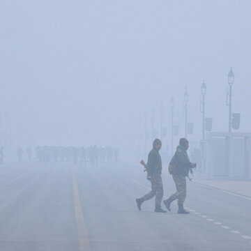 Delhi continues to choke as dense fog grips city; AQI at 385