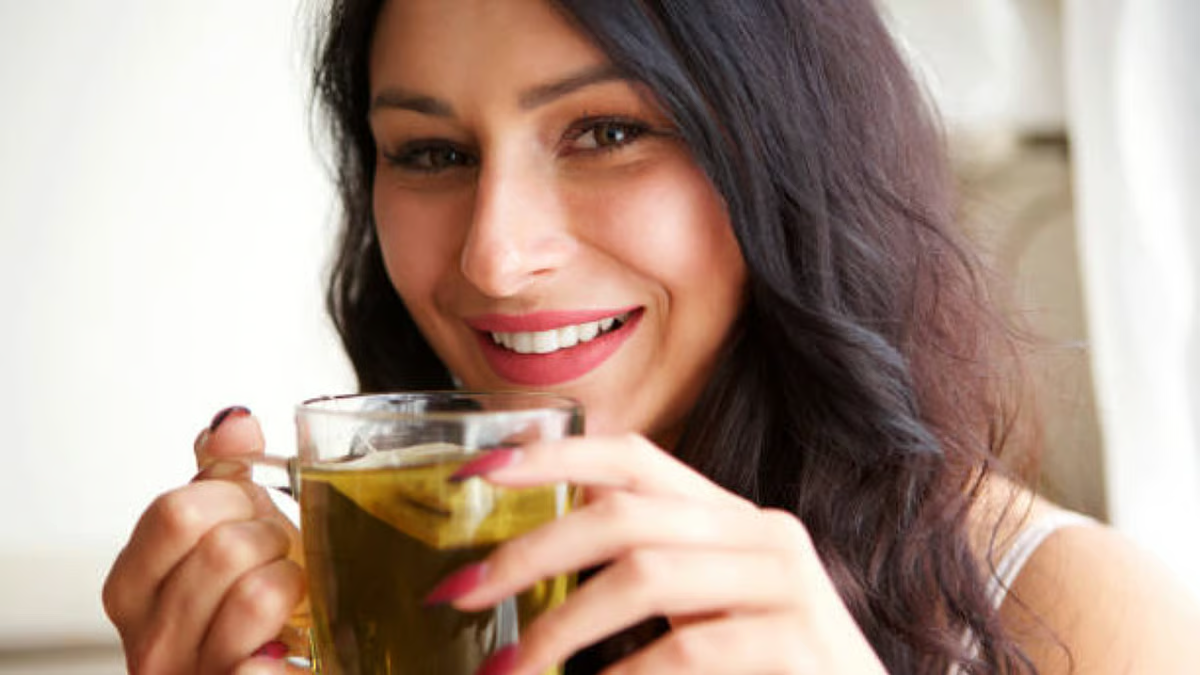No time for skin care? These 4 homemade drinks can slow down ageing