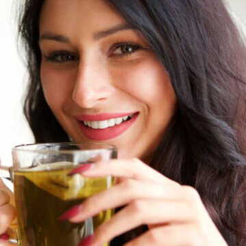 No time for skin care? These 4 homemade drinks can slow down ageing