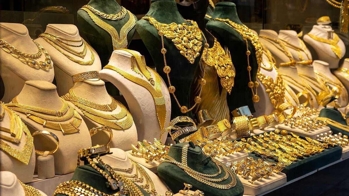 Gold and silver become expensive once again, sharp price jump fuels weekly volatility