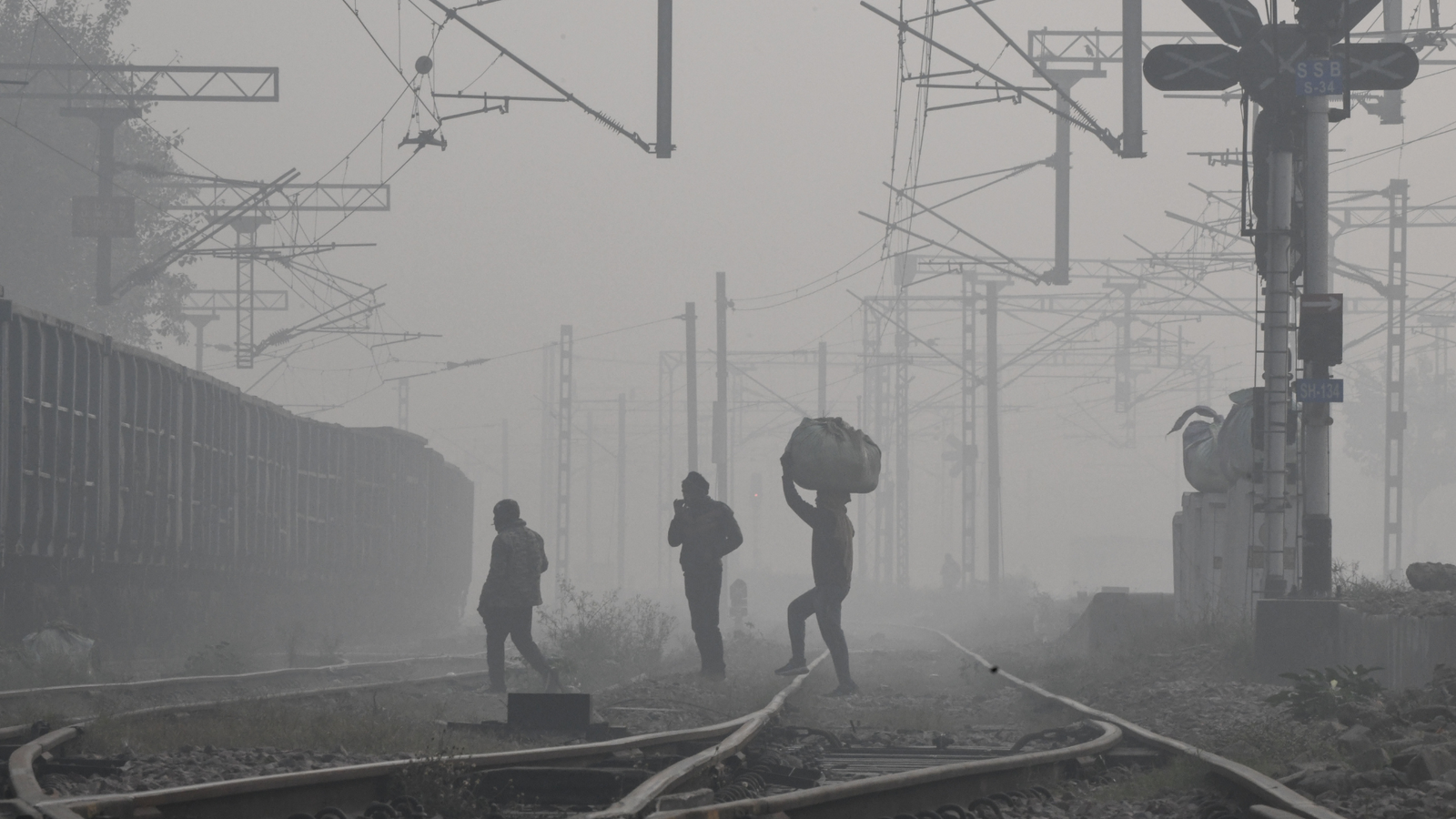 Delhi chokes under ‘severe’ air for third day as AQI touches 500 at several stations; visibility drops to 50 metres