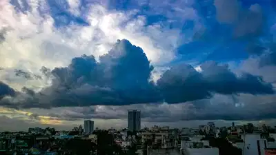 Kolkata reels under humid spell: Will Bengal see thunderstorms before voting begins?