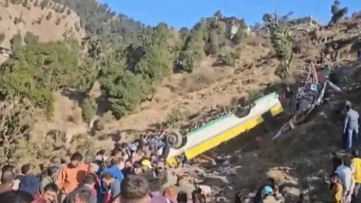 Himachal Pradesh bus plunges 300 metres into gorge in Sirmaur; 8 dead