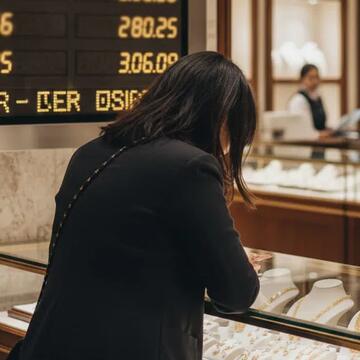 Will the gold price surge in the coming winter months? Here is a brief overview of the shift in gold rates