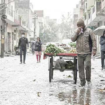 Can sudden weather changes from heatwaves to hailstorms make you sick? Here`s what we know