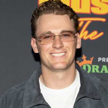 Rodgers in limbo, Steelers eye this one as surprise trade option