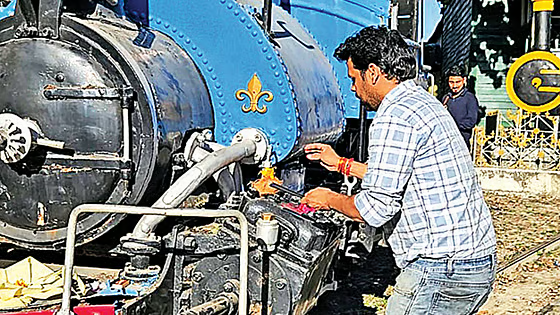 Darjeeling toy train's nostalgic steam engine returns to the hills