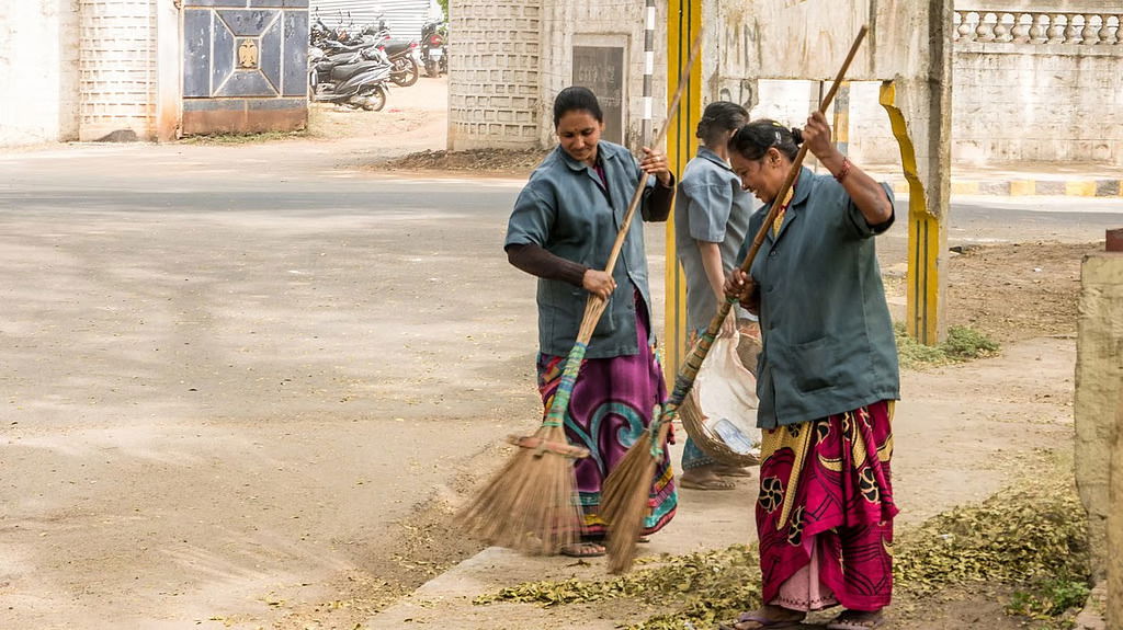 Kolkata to replace whistles with jingles for daily garbage collection
