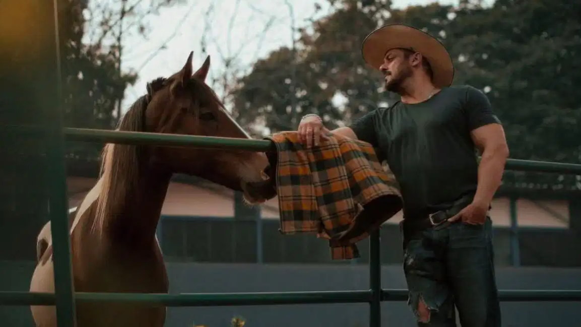 AI-generated photo on Salman Khan's birthday viral - Check who were a part of this 'fake' image