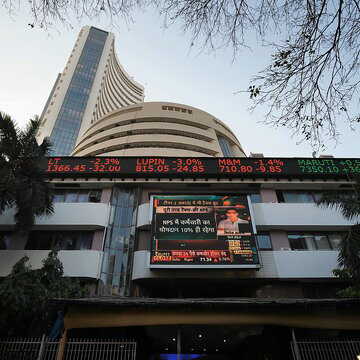 IT stocks crack as global tech jitters hit Dalal Street