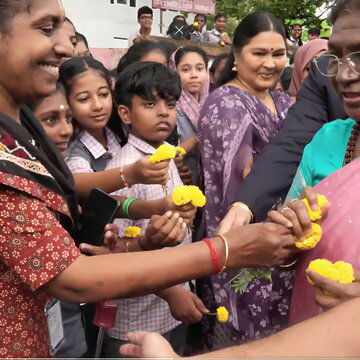 President Murmu surprises Kerala students-A heartwarming moment goes viral |WATCH