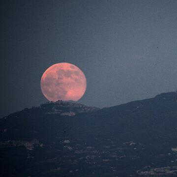 Strawberry Moon 2026: 6 relationship intentions to set under the Moon