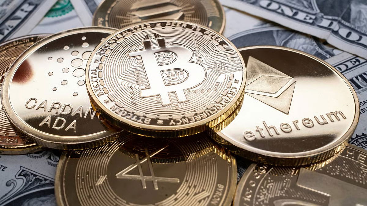 Global crypto market crashes as Trump slaps 100% tariff on Chinese goods