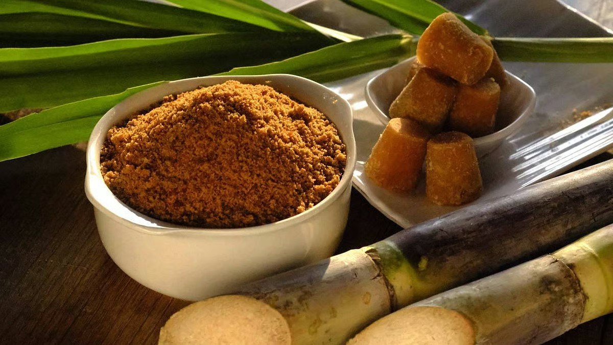Studies suggest Jaggery can detoxify lungs, here is how to consume it