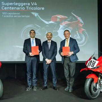 ‘ThertDucati unveils ultra-exclusive Superleggera V4 Centenario Tricolore