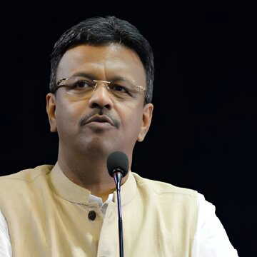 Kolkata Mayor Firhad Hakim directs municipalities to simplify birth and death certificate process