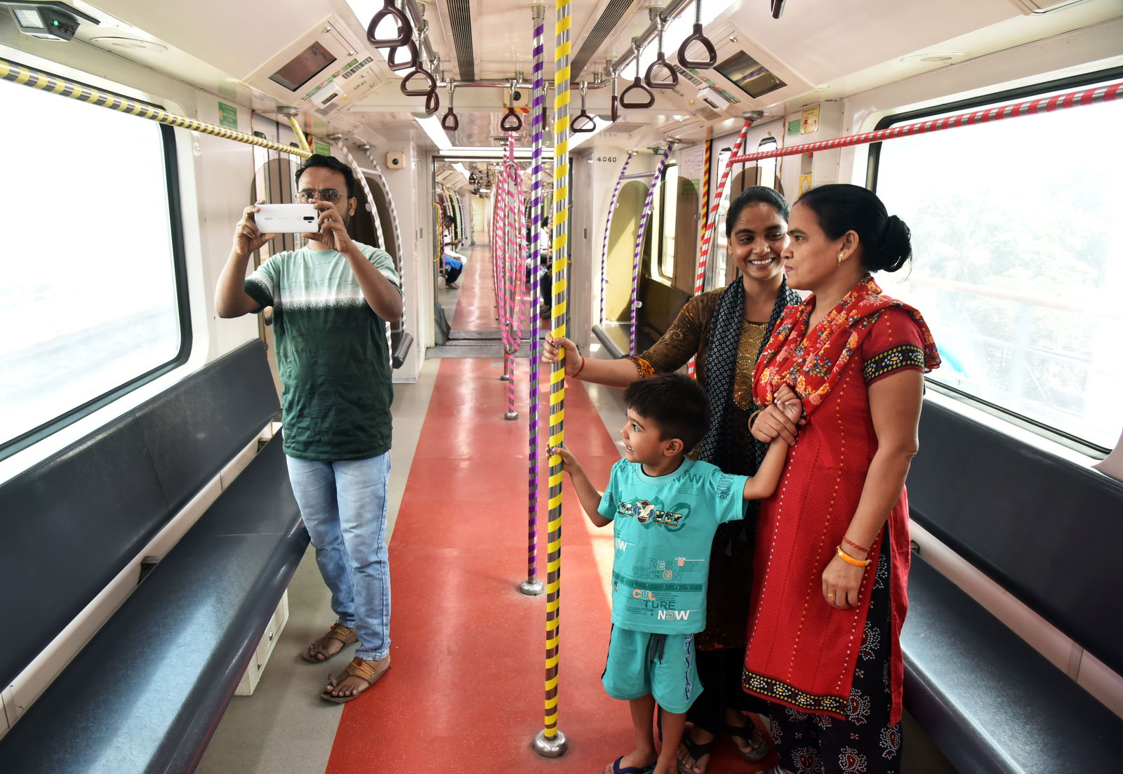 Kolkata Metro extends smart card validity to 10 years