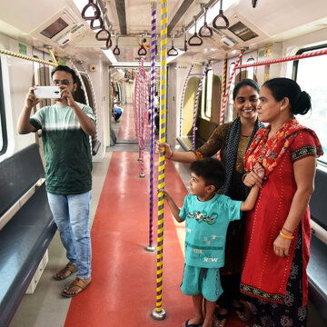 Kolkata Metro extends smart card validity to 10 years