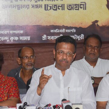 Bengali signboards mandatory on all shops in Kolkata by September 30, declares KMC