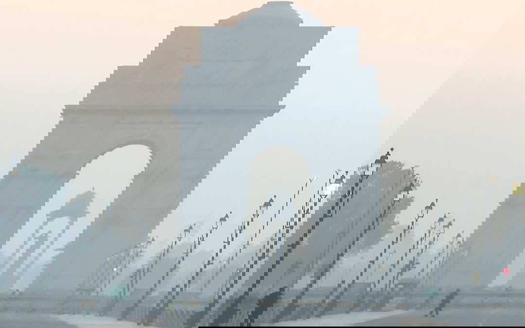 Delhi AQI drops, but pollution persists; IMD warns of 7°C minimum temperature