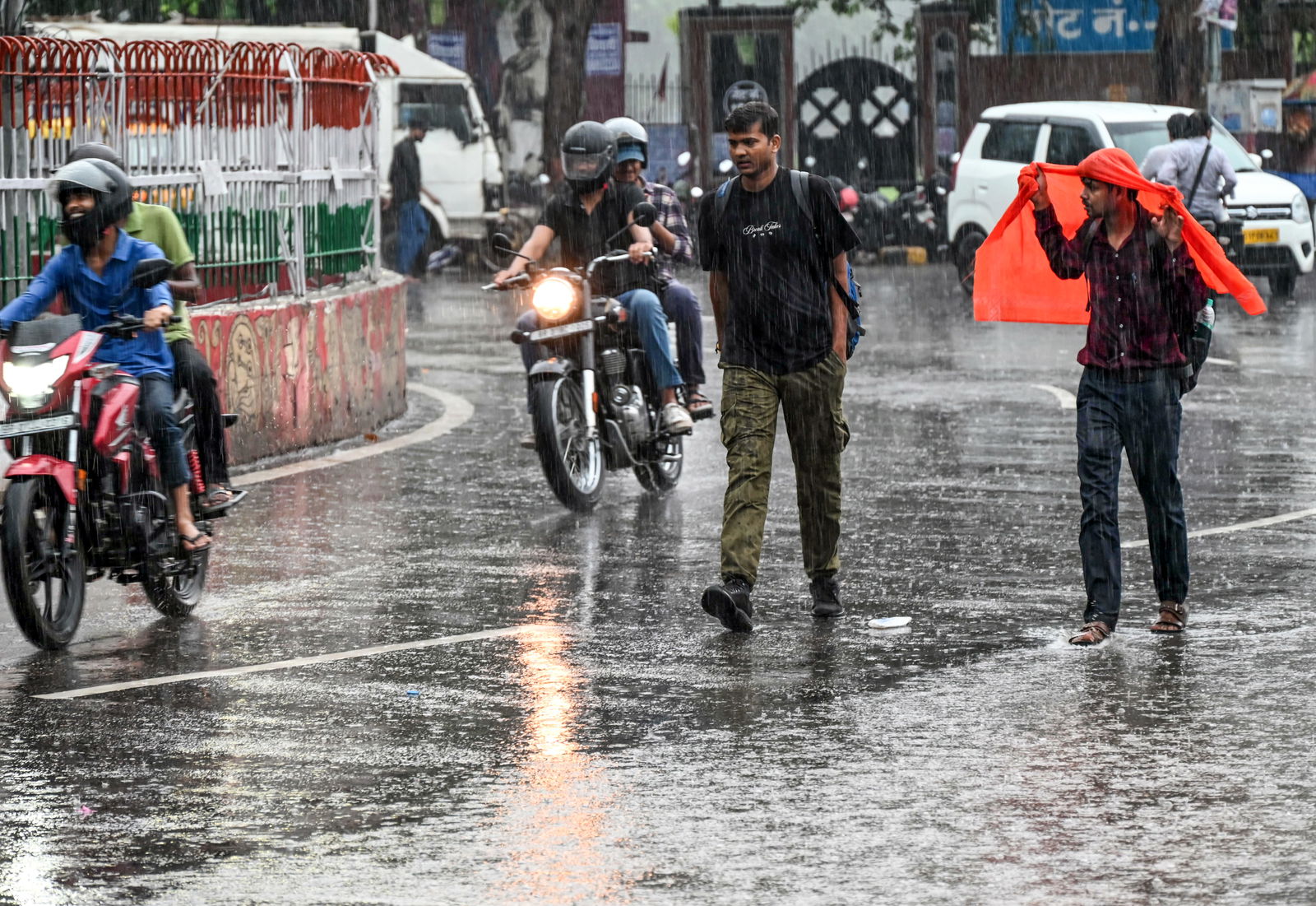 Light to moderate rainfall likely over many districts of South Bengal