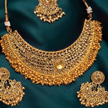 Silver price rises by 2,250 Rs, how much did gold rates change?