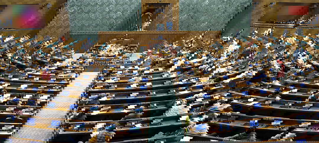 Parliament Winter Session: Opposition protests against worsening Delhi Air Quality, demand discussion