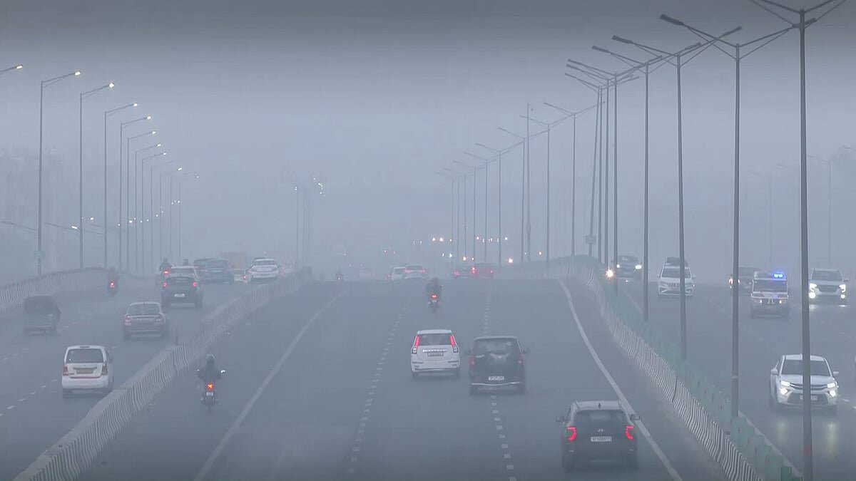 AAP accuses Delhi CM of data manipulation as pollution levels remain 'very poor'