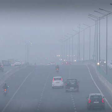 AAP accuses Delhi CM of data manipulation as pollution levels remain 'very poor'