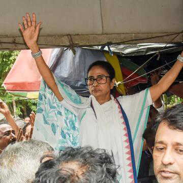 Mamata Banerjee holds protest in Kolkata over post-poll violence